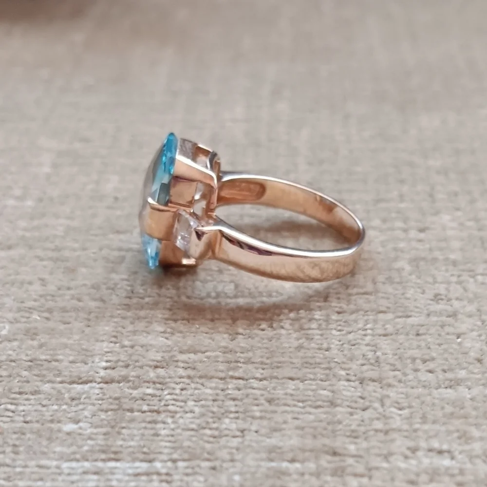 Gold Tone over Sterling Silver Set Blue Multi-faceted Center Rhinestone Ring